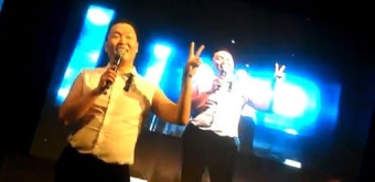 싸이, 빌보드 2위 환호에 ‘손가락 2개’ 화답