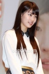 ‘여신’ 수지, 똑 닮은 ‘꽃미남’ 남동생 공개