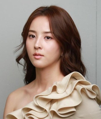 [연예 뉴스 스테이션] 한혜진, 눈물 속 부친 발인식…연인 나얼 등 동행