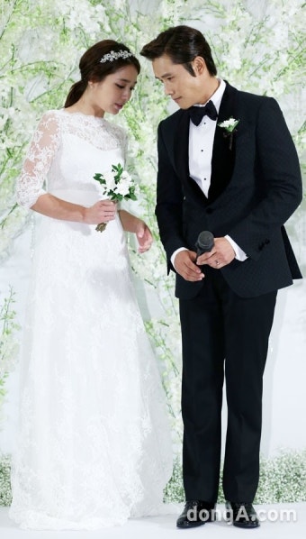 이민정 vs 이병헌, 유쾌한 부부 케미 가오정 열풍!