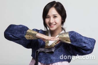 [SD포토]헬로비너스 유아라, 절 받으세요