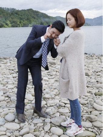 배수빈, 황정음에게 무릎꿇고 사죄? 애교섞인 사과사진 화제
