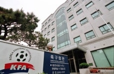 [사커토픽] ‘심판 테스트 부정’ 손 놓은 축구협회