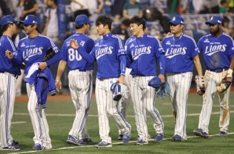 ‘윤성환 7승’ 삼성 7연승 독주