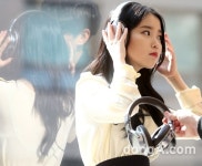 [동아포토]아이유, 늘 음악과 함께~