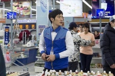 [연예 뉴스 스테이션] ‘카트’ 제작사 “영화 속 IGA마트는 스토리와 관련 없다”