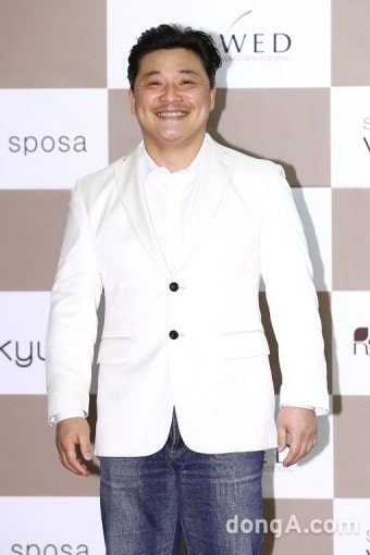 [동아포토]윤정수 ‘(김)인석아! 결혼 축하한다!’