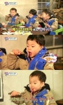‘슈퍼맨이 돌아왔다’ 삼둥이, 신년부터 오리고기 먹방…‘너무 깜찍해’