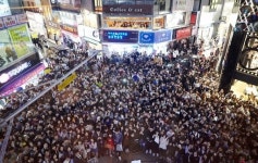 거미, 광주 버스킹… 1500명 시민들과 소통 ‘버스킹의 좋은 예’