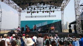 [펜타포트] 연남동덤앤더머 “다음은 어쿠스틱과 힙합 합친 음악 생각중”