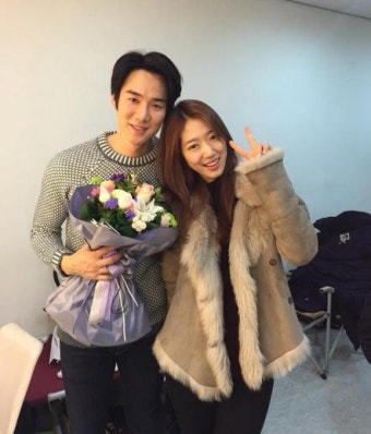박신혜-유연석, 다시 만난 ‘상의원’ 부부…비주얼＋케미 최강