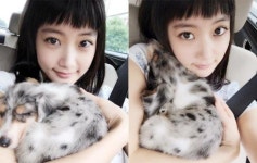 클라라, 강아지와 함께한 근황 셀카…앞머리로 동안 미모 연출