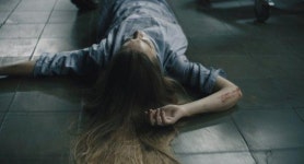 시체 강간 실화…전라 노출 여배우, 세 남자와 19금 정사 연기