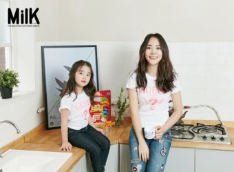 이범수 아내 이윤진, 붕어빵 딸 소을과 함께한 여유로운 일상[화보]