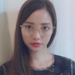 하연수, 또 다른 매력 발산…‘안경 쓴 모습도 귀여워’