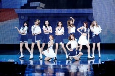 트와이스, 앵콜 콘서트 3시간 동안 30곡 열창...1만 2천명 열광