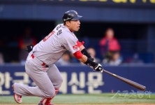 [포토] 김강민 ‘깨끗한 우전안타!’