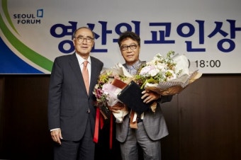 이수만, 영산외교인상 수상…“한류, 국가브랜드 이미지 높여” [공식]