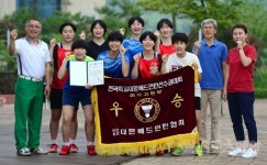 [포토] 성일여고, 배드민턴 여자고등부 단체전 우승