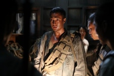 ‘군함도’ 소지섭×송중기, 남성美 가득 미공개 스틸컷 공개