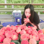 ‘인간 복숭아’ 설리, 복숭아 들고 귀여운 인증샷 “내 동생들”