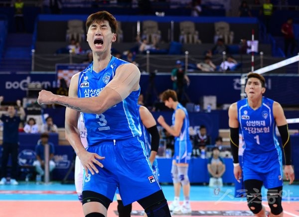 대한항공, 삼성화재 3-0 완파로 2위 자리 굳히며 정지석 선수의 활약 빛난 경기