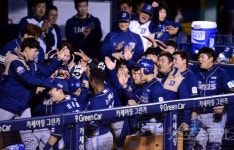 [포토] NC ‘(김)성욱아 잘했어!’