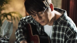 신승훈, ‘폴라로이드’ 뮤직비디오 티저 공개…감성자극 목소리