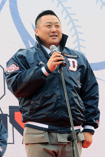 신인코치 조인성, “앉아쏴도 전수하고 싶어”