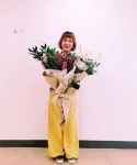 박나래, 꽃다발 한아름 안고 행복 미소 “사람이 꽃 보다 아름다워”