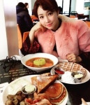 이유리, 인형 같은 외모 뽐내며…“언니랑 브런치~”