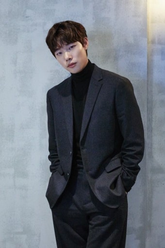 [공식] 류준열, ‘2018 수원 JS컵’ 홍보대사 위촉…“선정 영광”