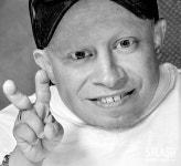 [DA:할리우드] ‘오스틴파워’ 베른 트로이어 사망… 할리우드★들 애도 (종합)