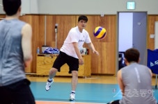 [포토] 임도헌 코치 ‘나도 왕년에는 배구스타였지’