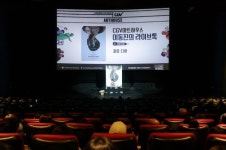 CGV아트하우스, 5주년 기념 ‘이동진의 라이브톡’ 행사 개최