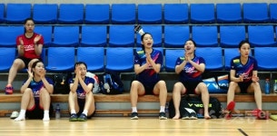 [포토] 소리 높여 응원하는 김천시청!