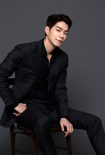 넥센히어로즈. 22일 SK 전서 배우 홍종현 시구