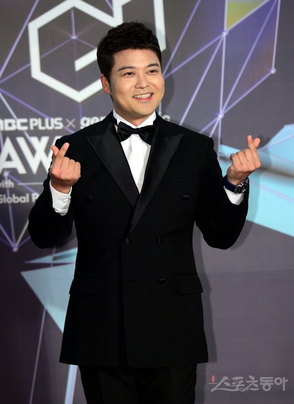 전현무, 방송 활동 휴식 결정 건강을 위한 휴식으로 팬들의 사랑에 응답하려 한다