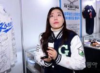 기장야구대축제 공식리포터로 현장 누비는 개그우먼 박은영