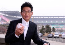 새 공인구, 감독의 작전능력도 새 시험대