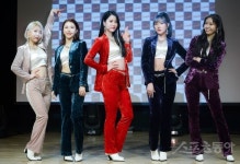 [포토] 워너비 ‘섹시한 힙합 여전사들’