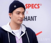 [포토] 성훈 ‘이태원에 등장한 조각미남’