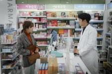 ‘봄밤’ 정해인, 재치 발랄 연하남→따뜻 강직 약사 변신 성공