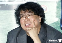 ‘기생충’ 봉준호 감독 “출발점은 ‘가족’, 현실적인 이야기 하고 싶었다”