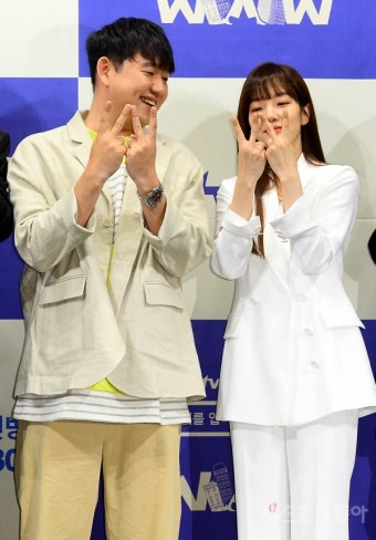 [포토] ‘검색어를 입력하세요 WWW’ 정지현 감독 ‘(임)수정씨 따라해야겠어’