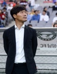 새 단장한 탄천종합운동장, 홈팀 성남은 석패