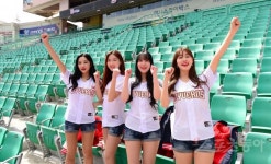 [포토] 텅 빈 관중석 ‘치어리더 응원은 계속된다~’