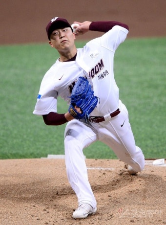 [포토] 이승호 ‘이 악문 역투’