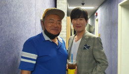 김흥국, 로커 출신 트롯 가수 김시아 극찬→‘코로나19 퇴치송’