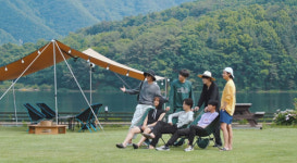 [원픽! 핫 플레이스] BTS 발길 스쳐가면 어디든 성지…‘인 더 숲’ 춘천호 펜션 예약 폭주